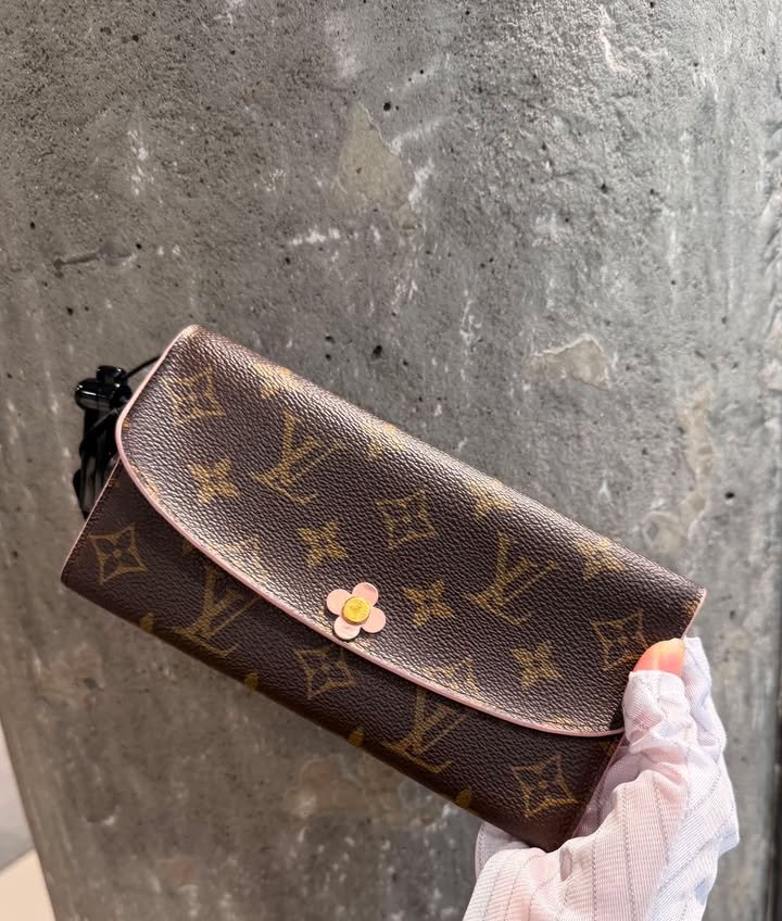 LV 💡【客人託我哋搵 LV 二手銀包】
