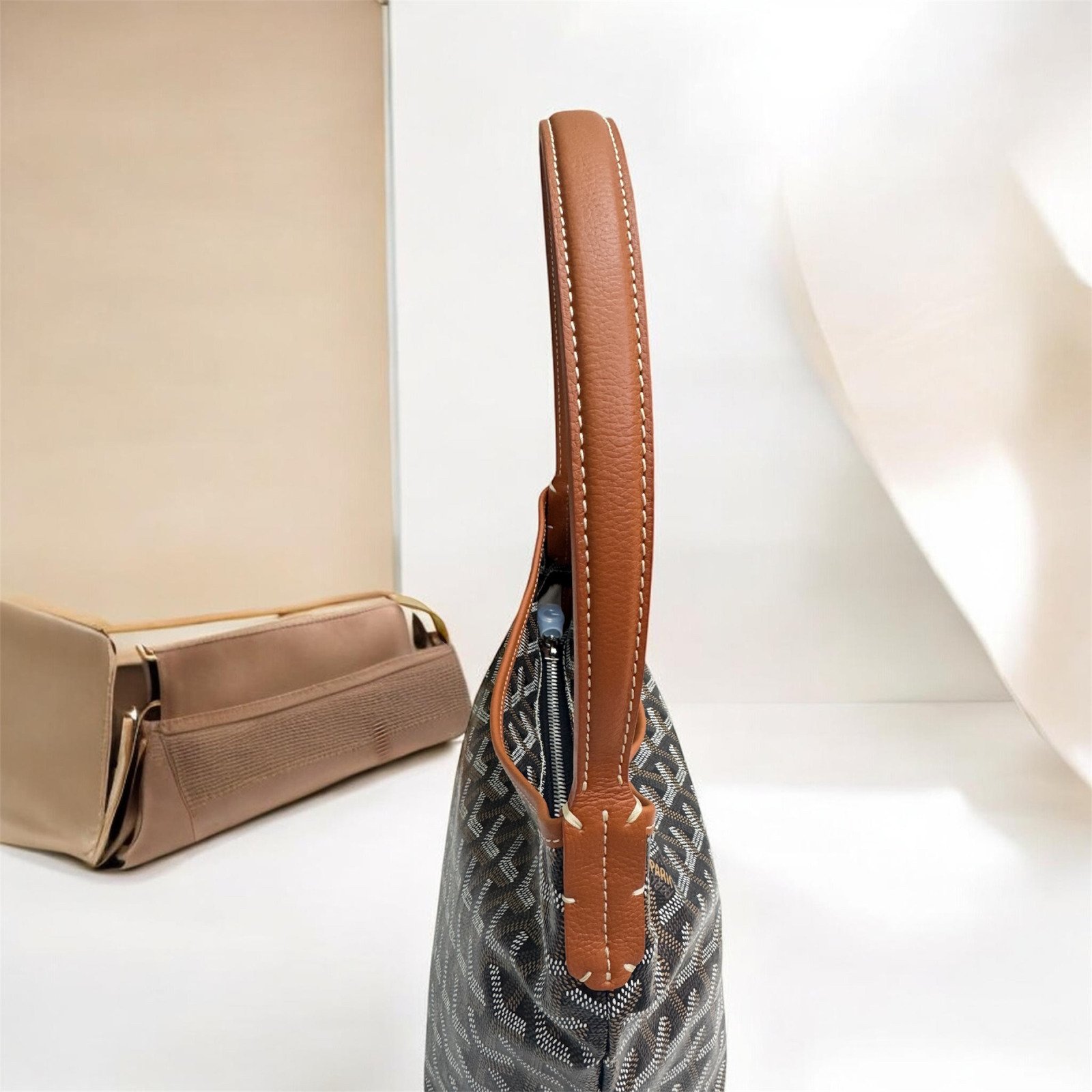 Goyard 98% new Goyard Mini Hobo-Tan